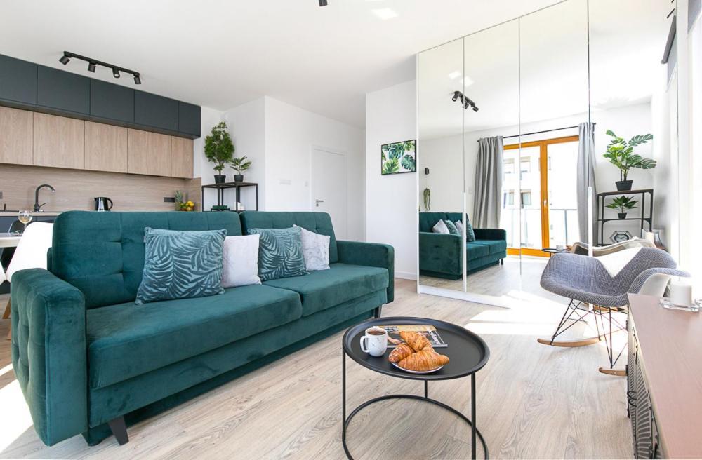 Apartament Black Zajezdnia Wrzeszcz Apartment Гданск Екстериор снимка
