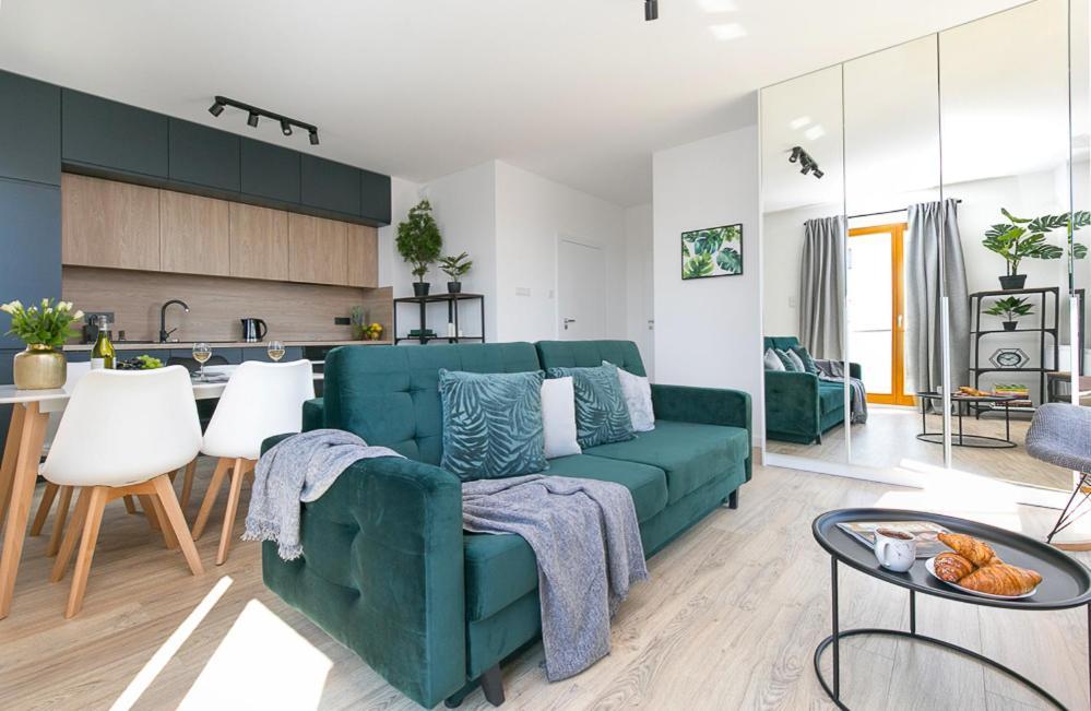 Apartament Black Zajezdnia Wrzeszcz Apartment Гданск Екстериор снимка